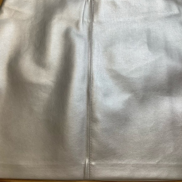 DELUC Silver Metallic Faux Leather Skirt Size M - Picture 6 of 16